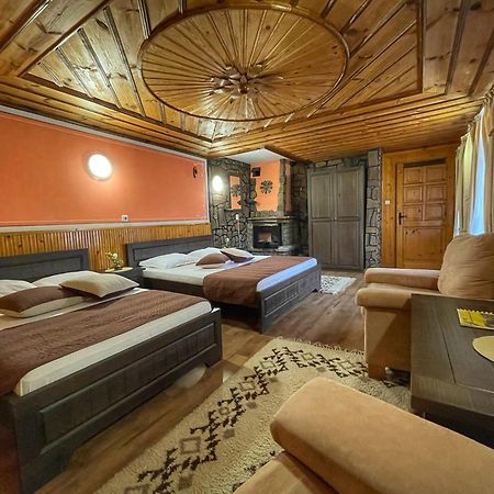 Guest Rooms Colorit 科普里夫什迪察 外观 照片