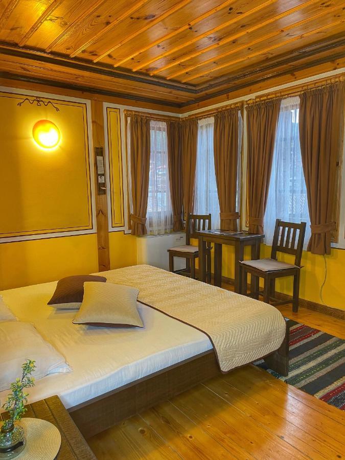 Guest Rooms Colorit 科普里夫什迪察 外观 照片