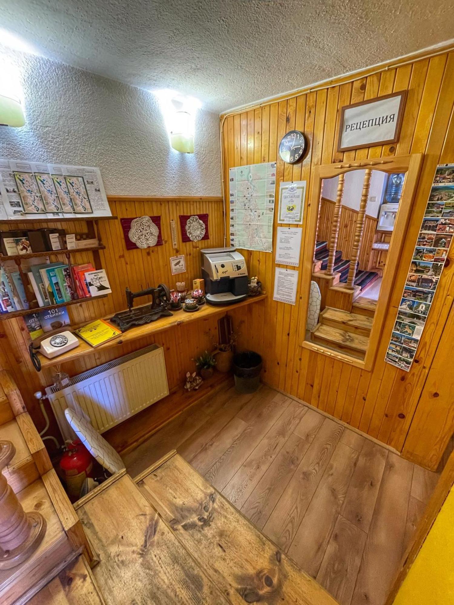 Guest Rooms Colorit 科普里夫什迪察 外观 照片
