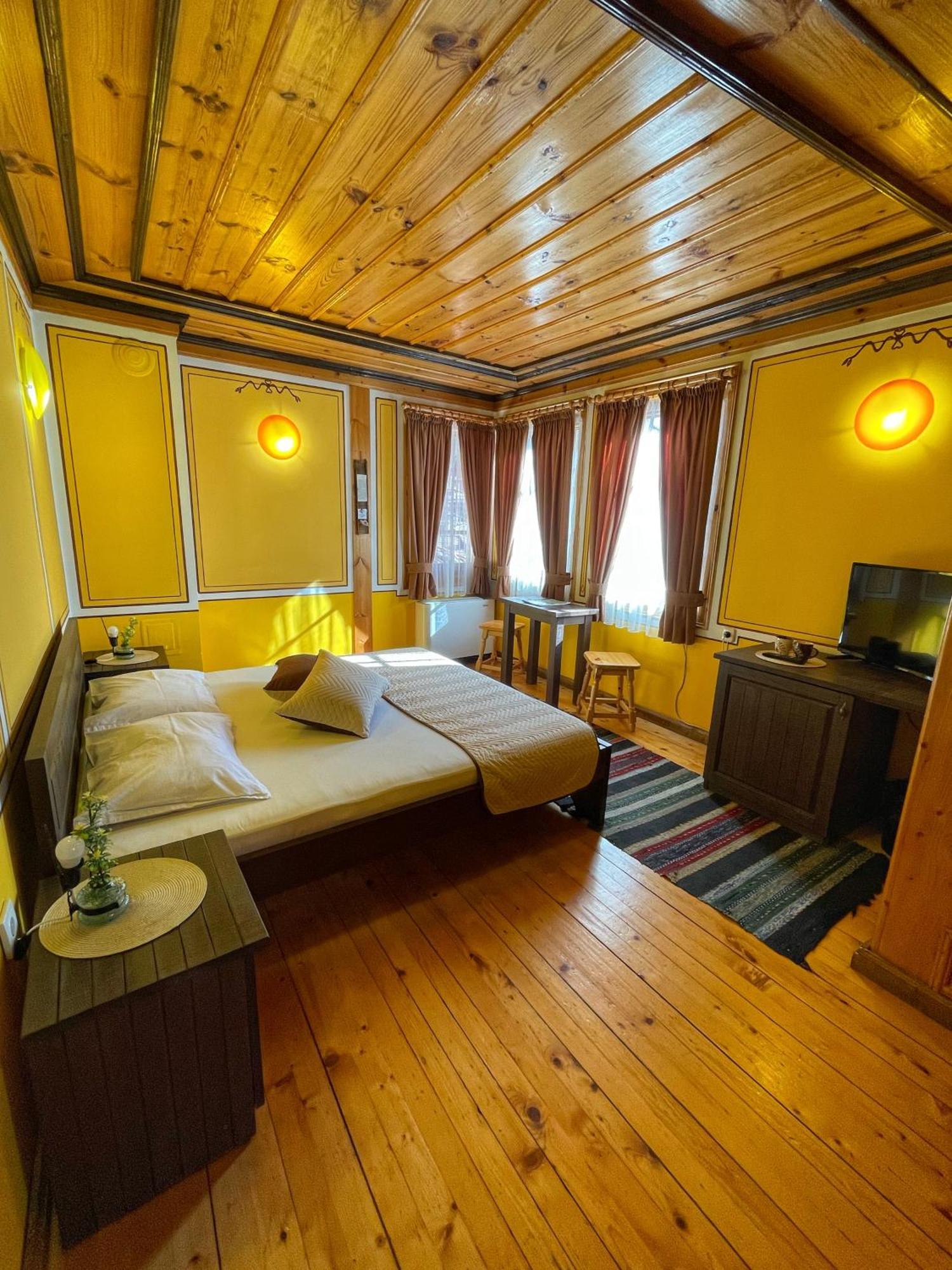 Guest Rooms Colorit 科普里夫什迪察 外观 照片