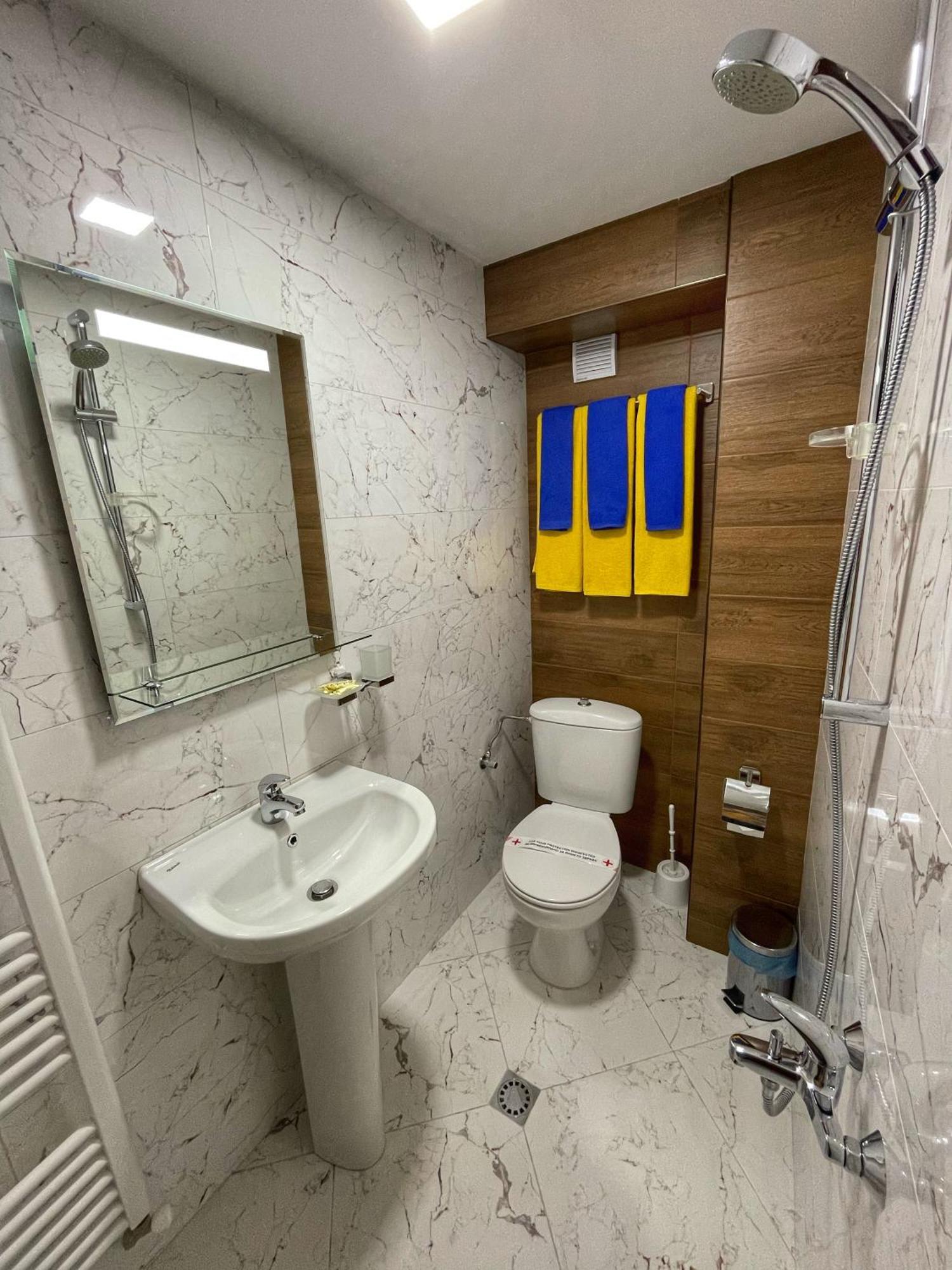 Guest Rooms Colorit 科普里夫什迪察 外观 照片