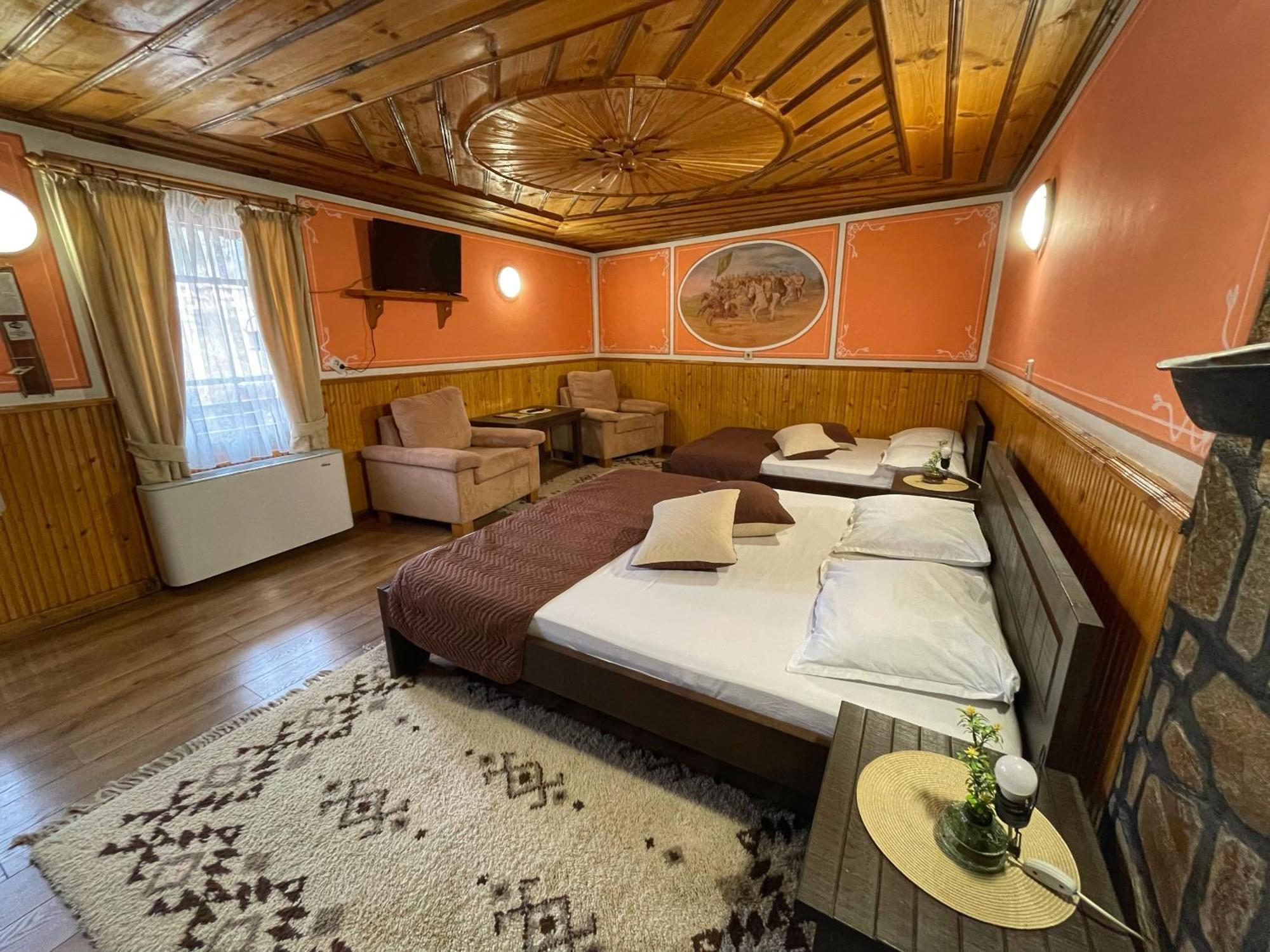 Guest Rooms Colorit 科普里夫什迪察 外观 照片