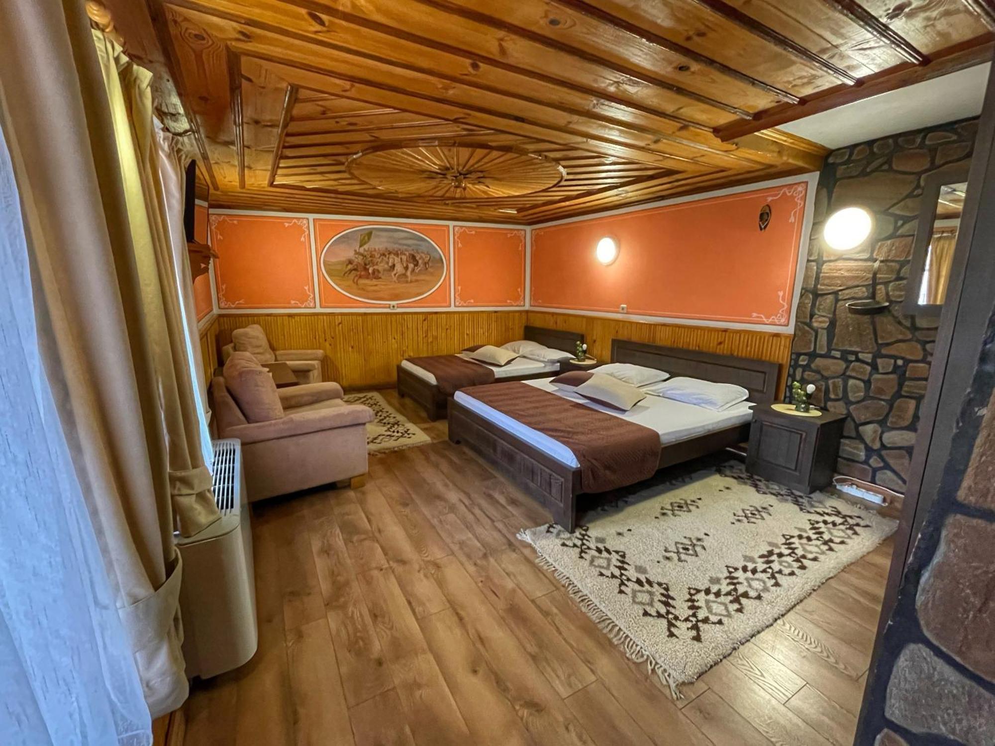 Guest Rooms Colorit 科普里夫什迪察 外观 照片