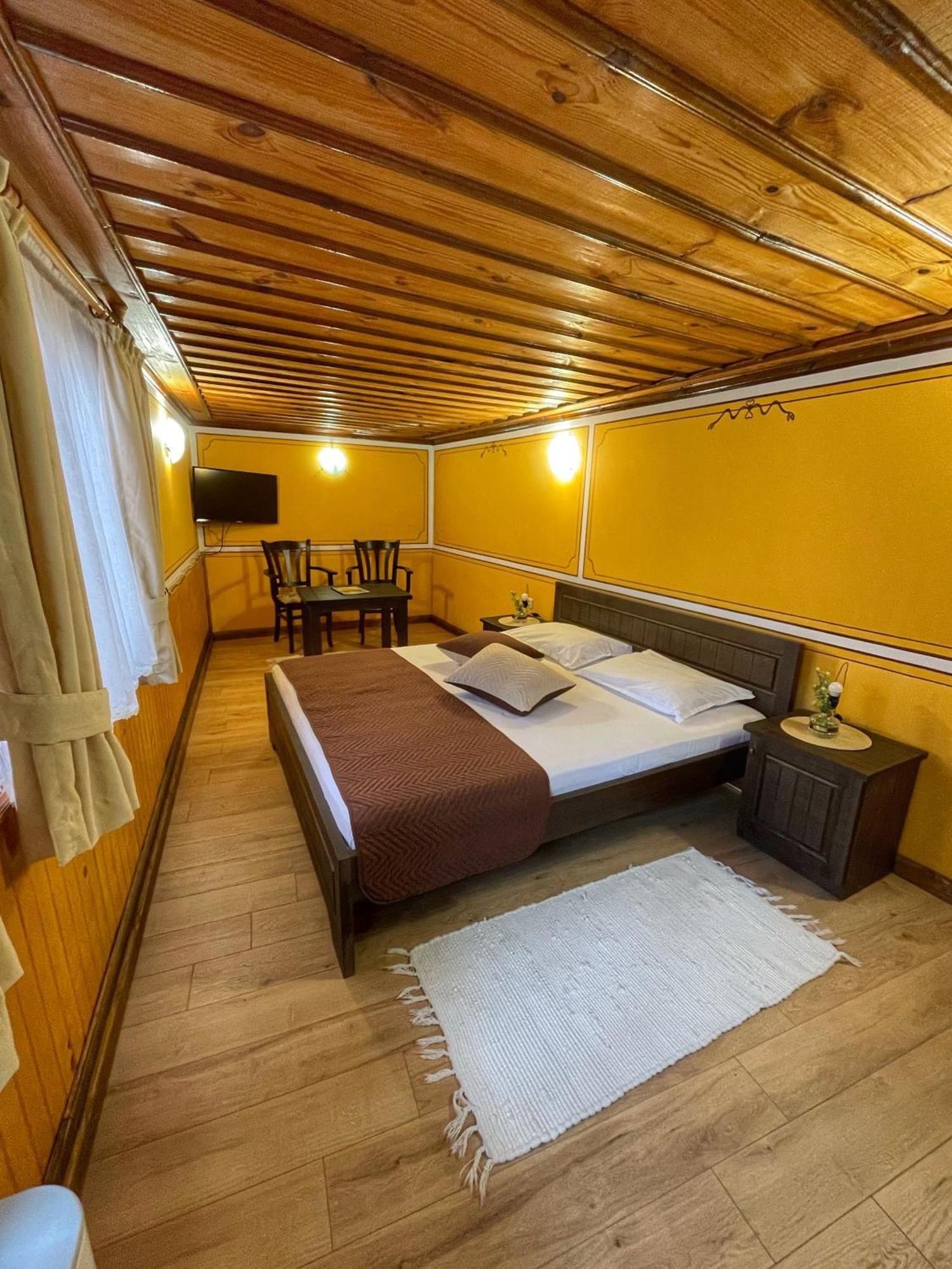 Guest Rooms Colorit 科普里夫什迪察 外观 照片