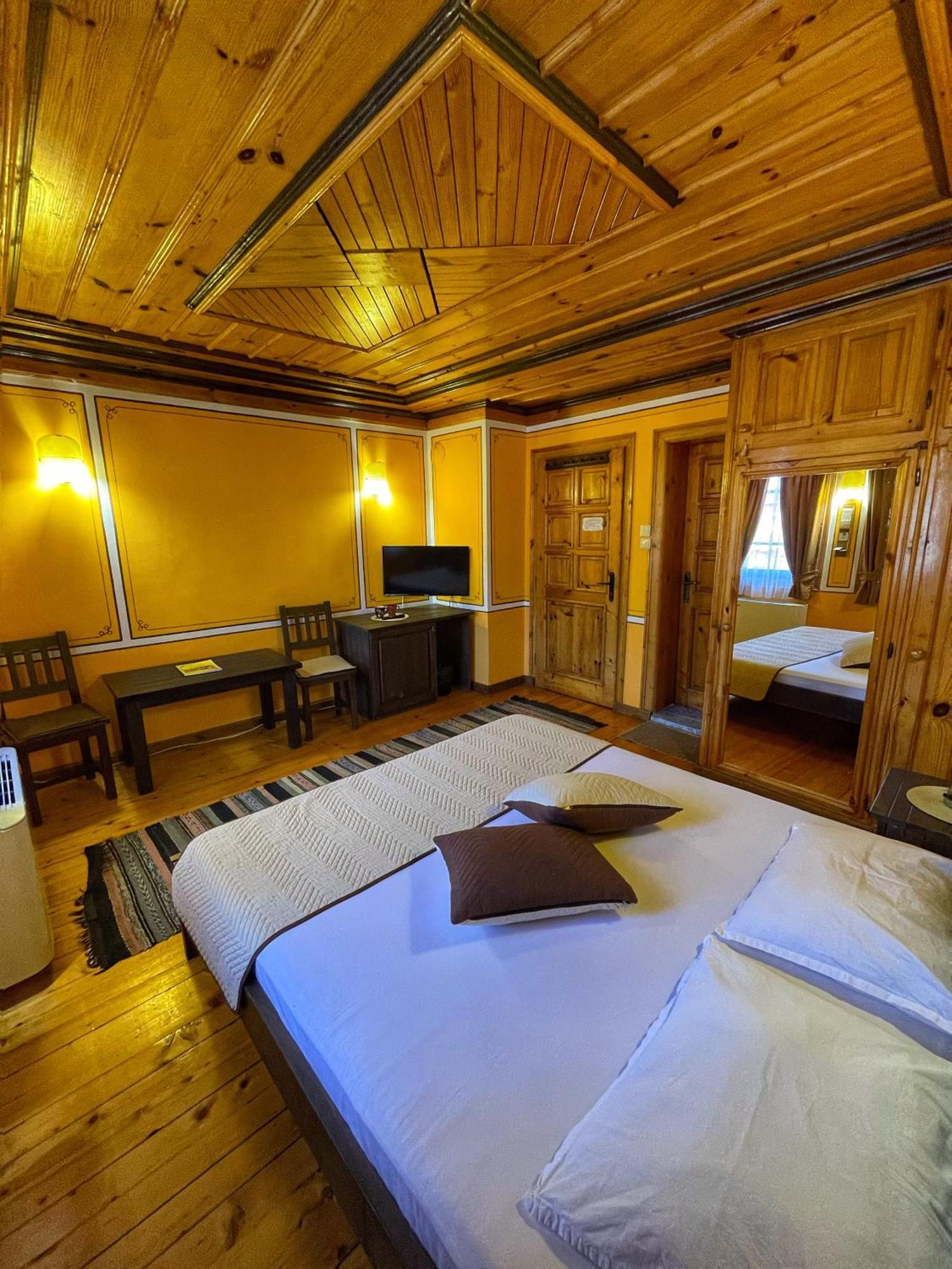 Guest Rooms Colorit 科普里夫什迪察 外观 照片